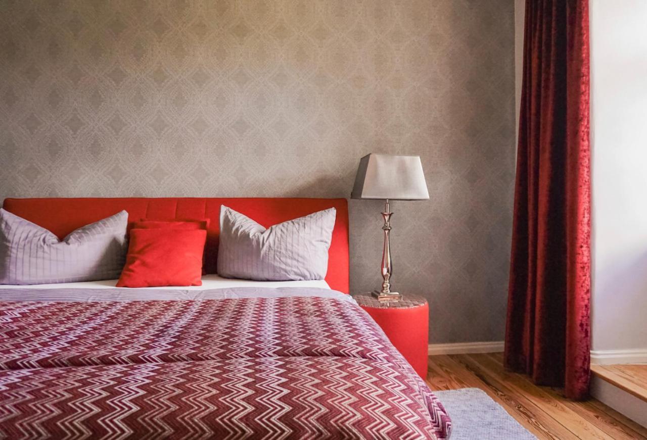 Gutshaus Gevezin Homestay *
